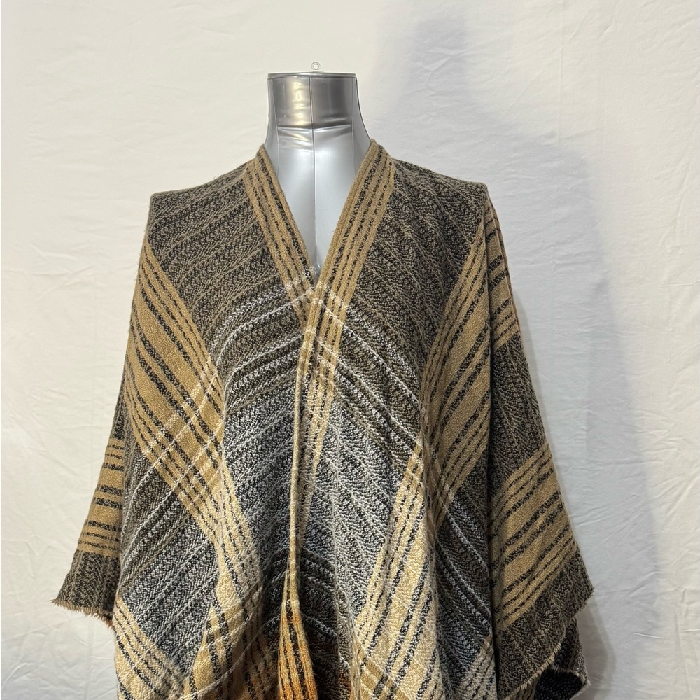 GANZ Black and Tan Plaid Women's Poncho - Picture 1 of 6